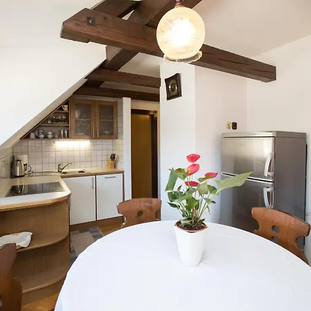 Apartmaji Hodnik Stara Fuzina Daire *
