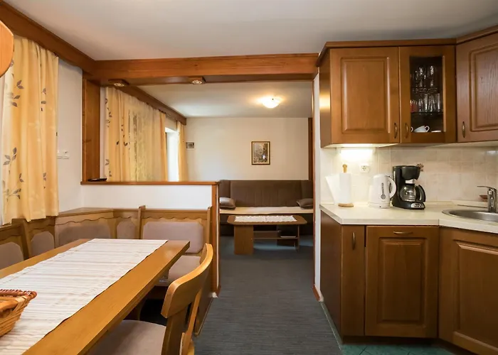 Apartmaji Hodnik Stara Fuzina 보히니