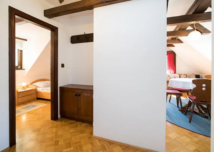 아파트 Apartmaji Hodnik Stara Fuzina