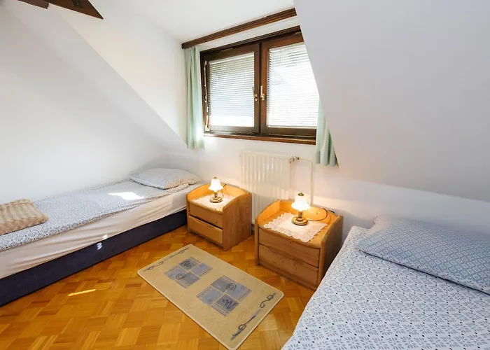 아파트 Apartmaji Hodnik Stara Fuzina *